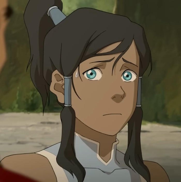 hình avatar Korra lông mày đậm cong nhẹ